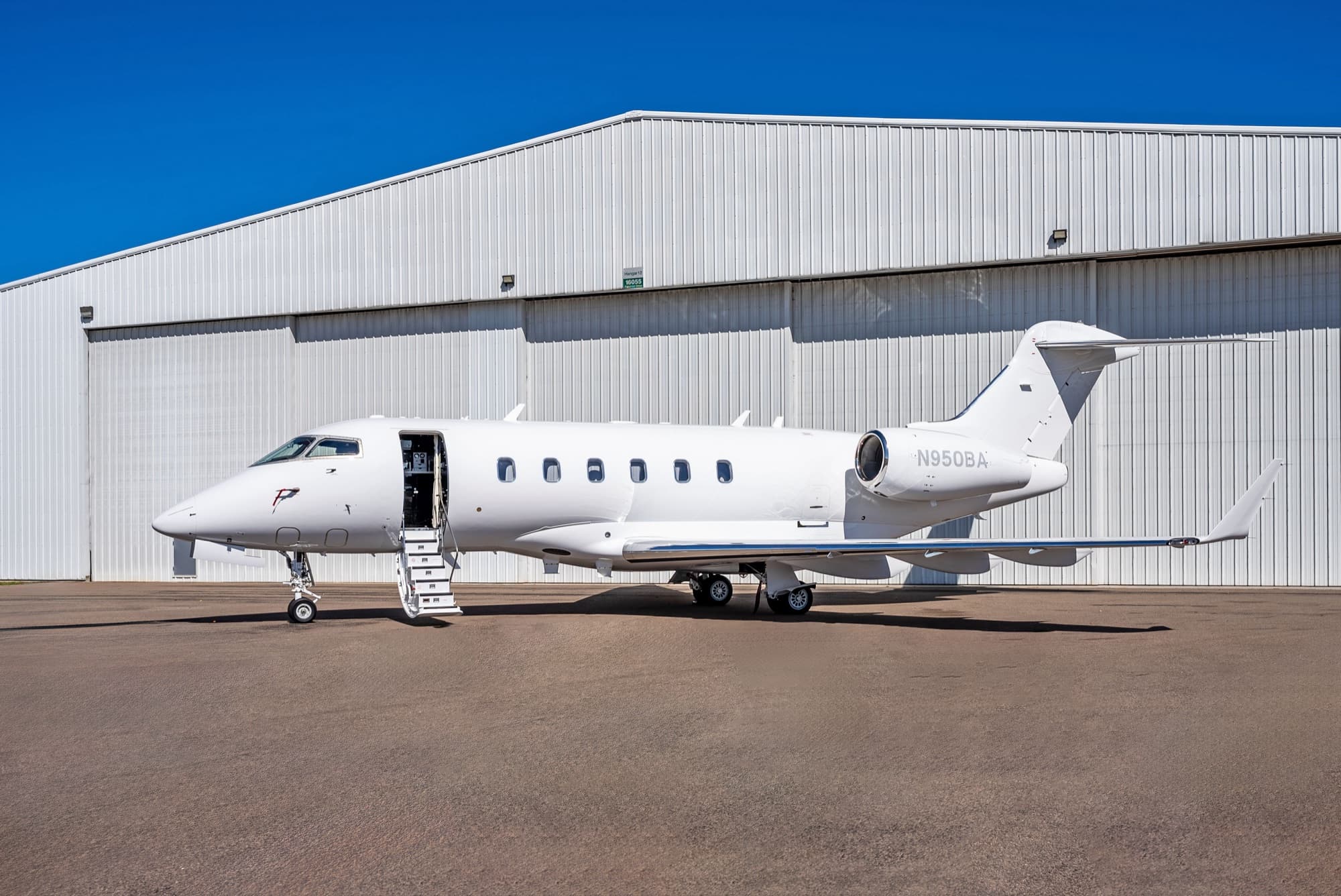 Bombardier Challenger 300 side profile at the hangar